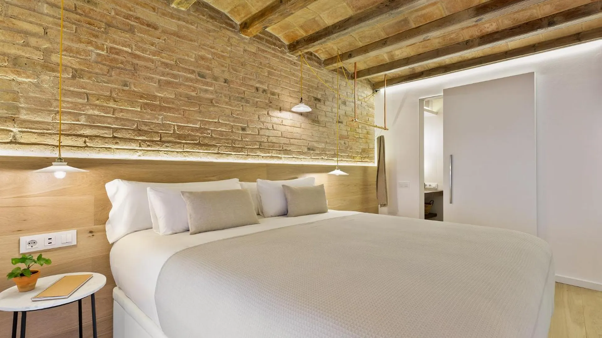 Ola Living Calabria Apartment Barcelona Spain